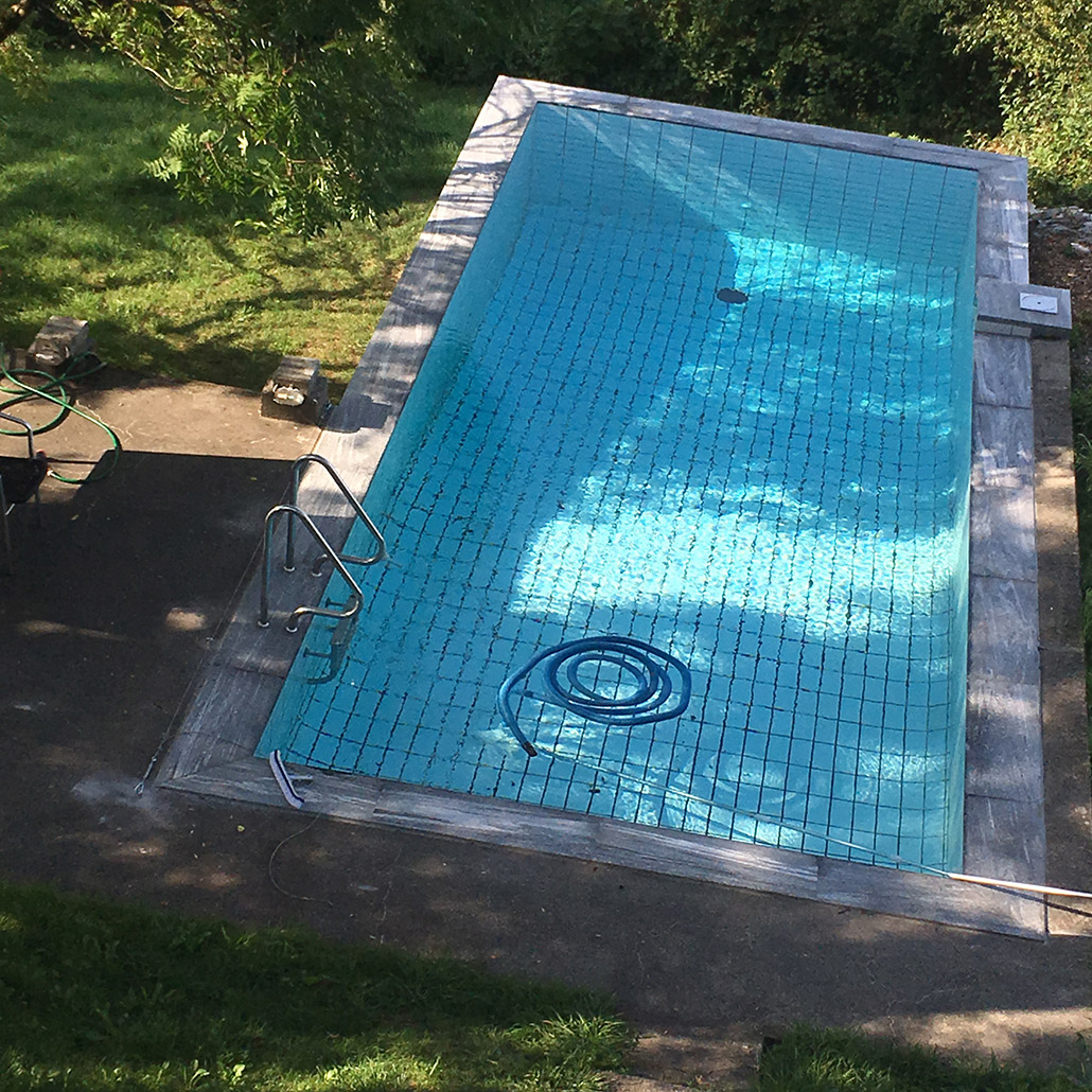 Aussenpool_Natursteinumrandung