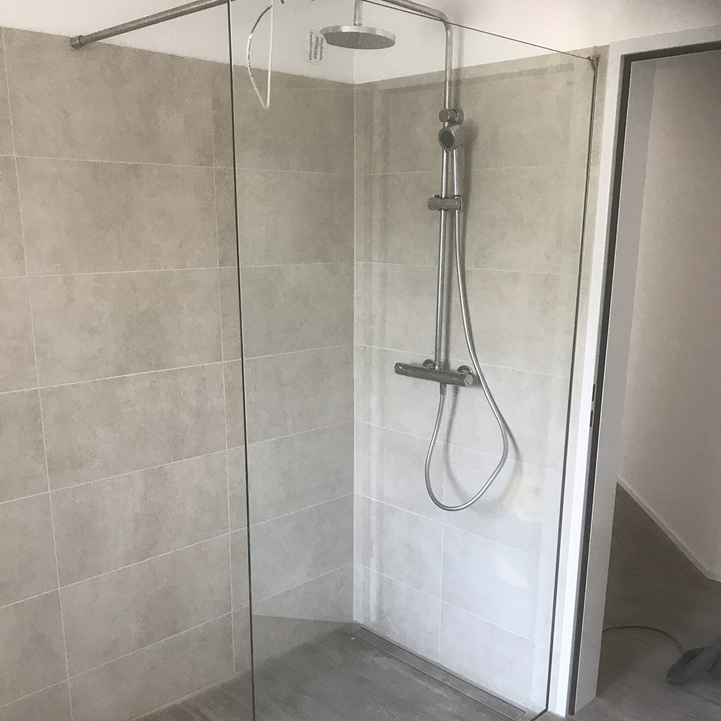 Dusche_mit_Glaswand